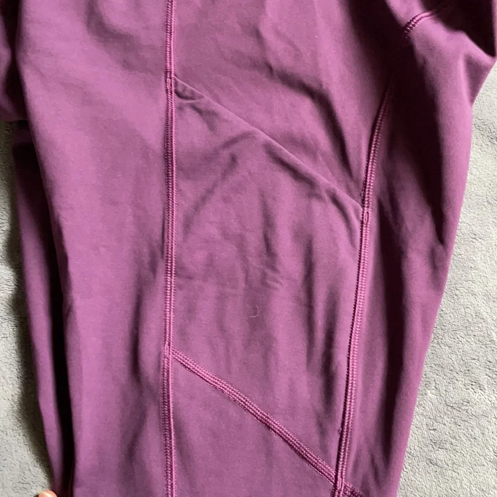 RARE lululemon leggings - Picture 3 of 4